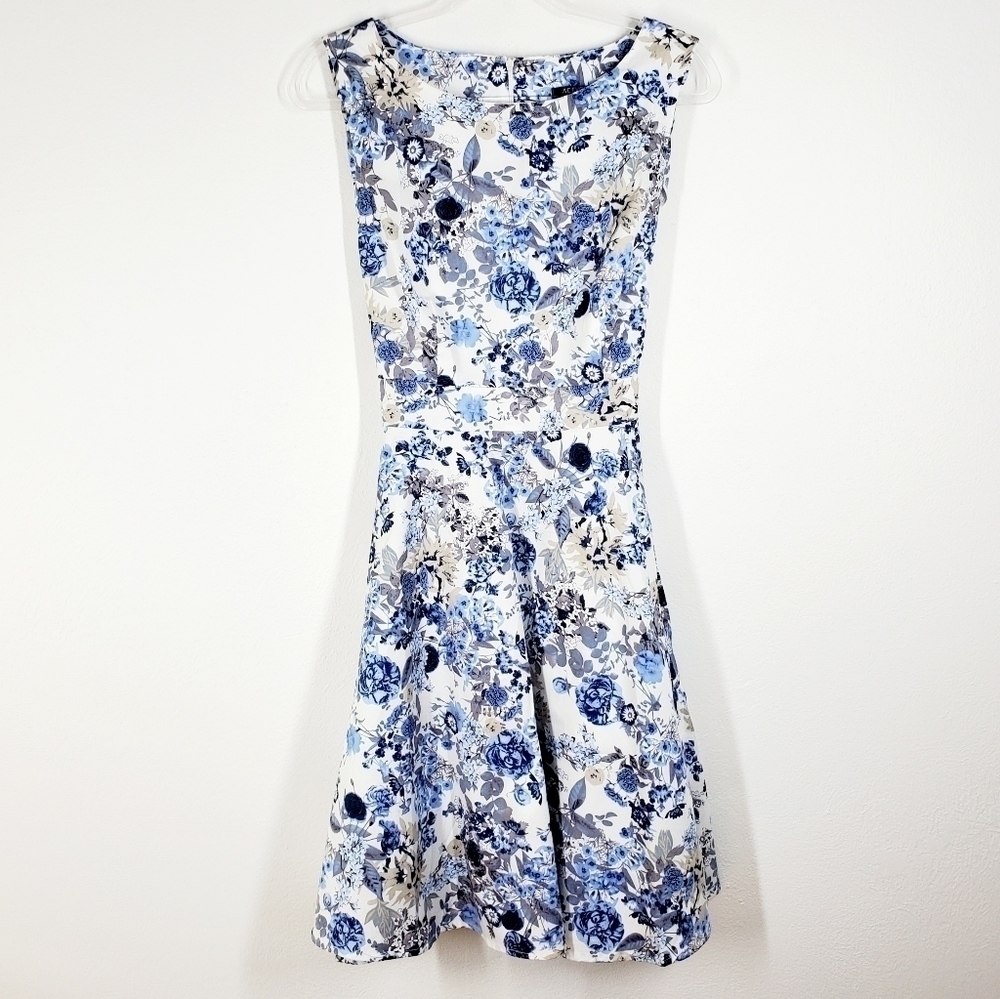 ACEVOG FIT AND FLARE SLEEVELESS DRESS - Picture 3 of 8